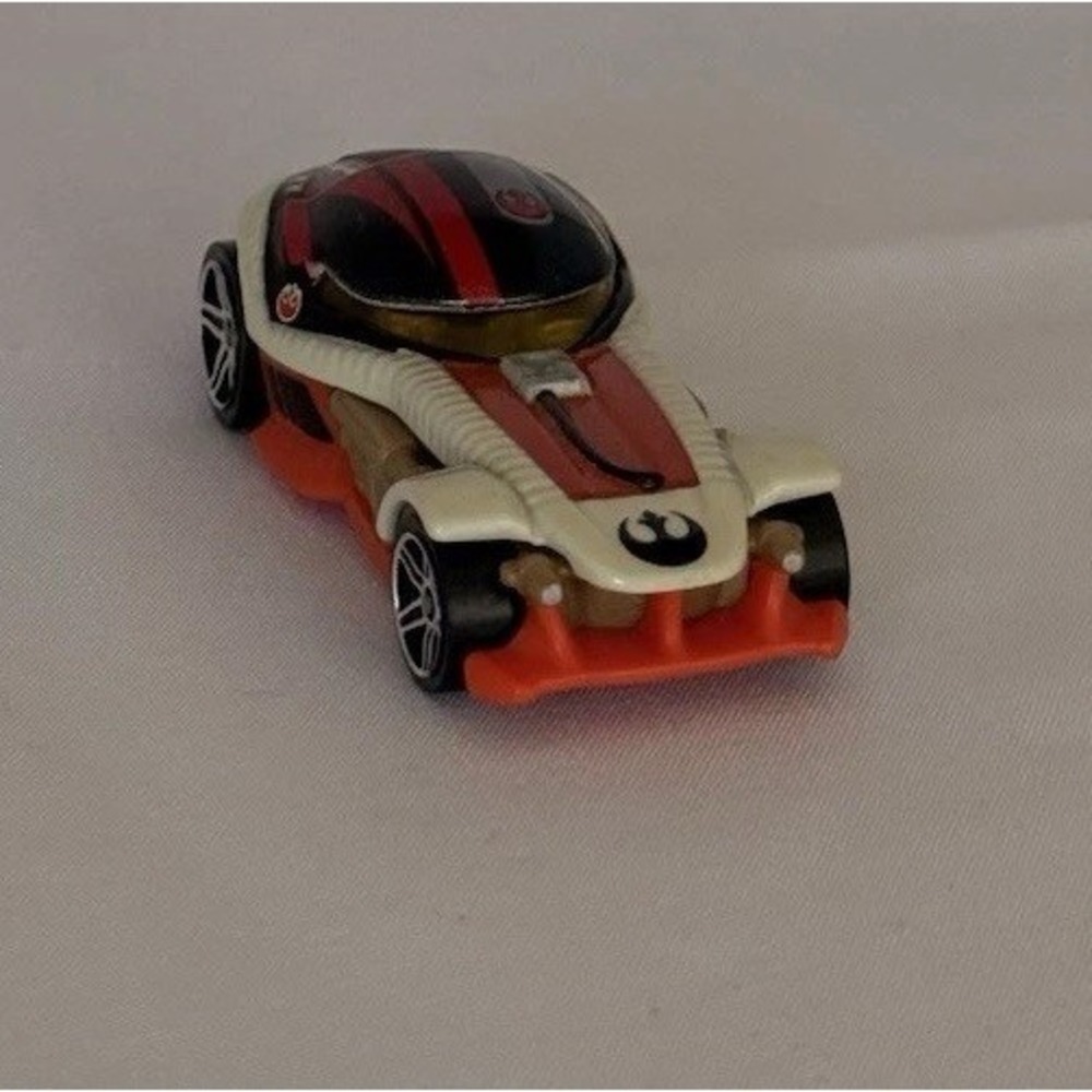 Hot Wheels Star Wars Poe Dameron Character Car DJM02 - Loose 1:64